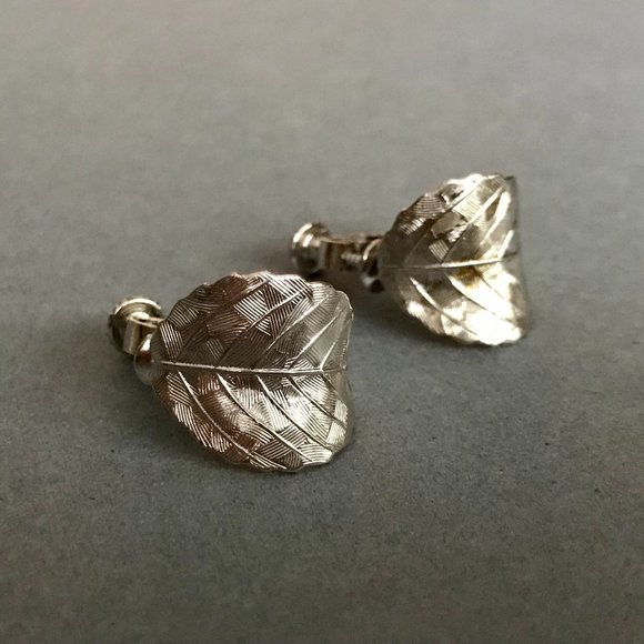 Vintage Napier Silver Curved Leaf Earrings - Picture 1 of 6
